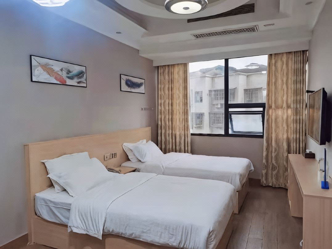 Quxian Jingdu Express Hotel