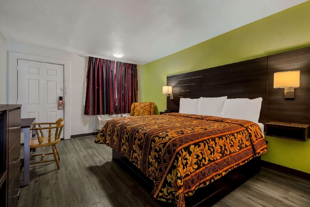 Monsoon Inn