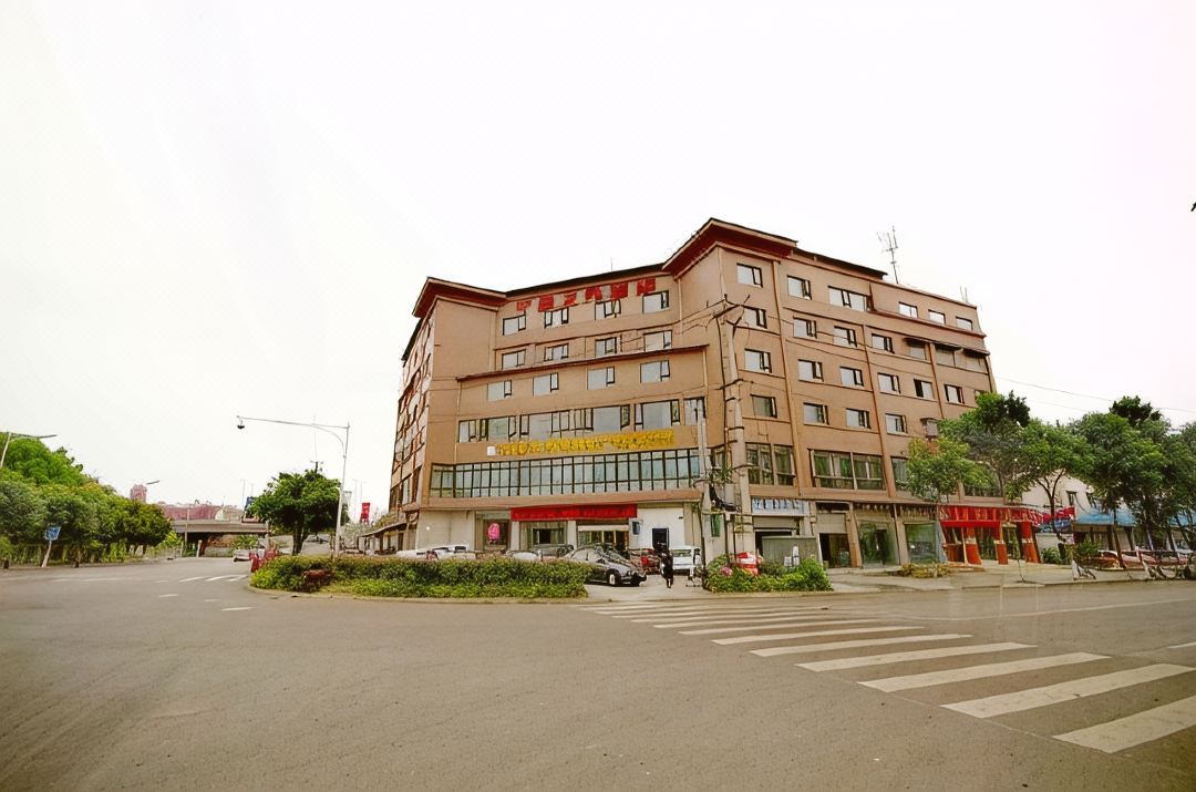 Qianli Zhiwai Hotel