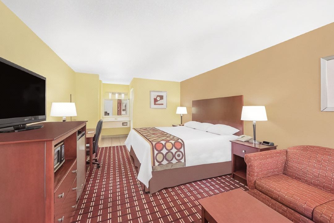 Super 8 by Wyndham Kerrville TX