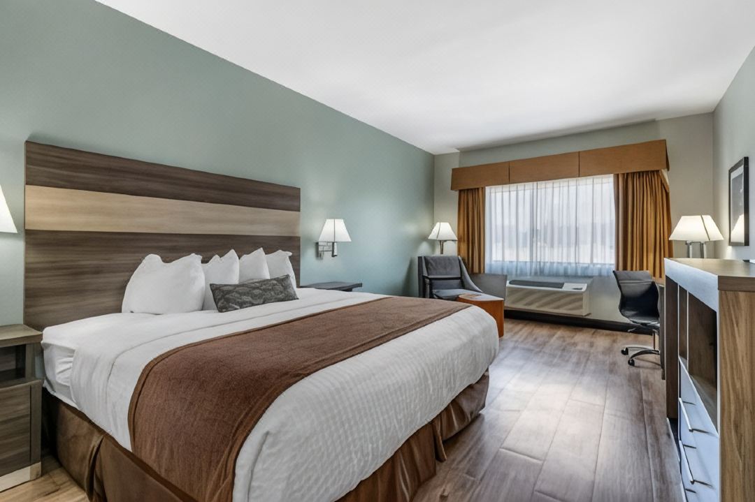 Best Western Plus Victoria Inn  Suites