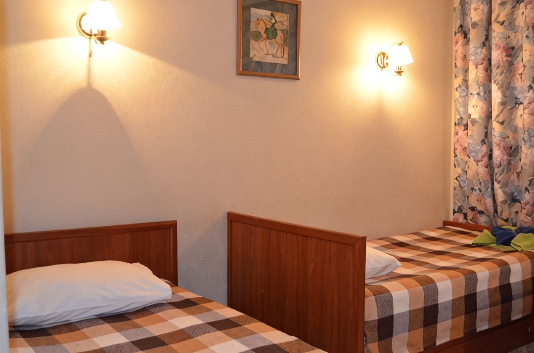 Trevel Hotel