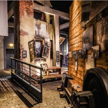 总统府+老城集市广场+瓦津基宫+圣十字教堂 总统府+老城集市广场+瓦津基宫+圣十字教堂