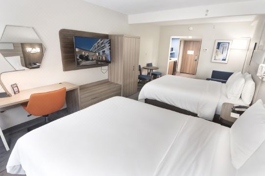 Holiday Inn Express & Suites Fort Lauderdale Airport West