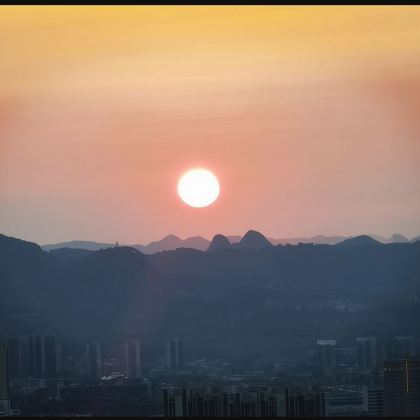 柳州+马鞍山公园+五星步行商业街+螺蛳粉产业园多国语言导游@ 柳州+马鞍山公园+五星步行商业街+螺蛳粉产业园多国语言导游@