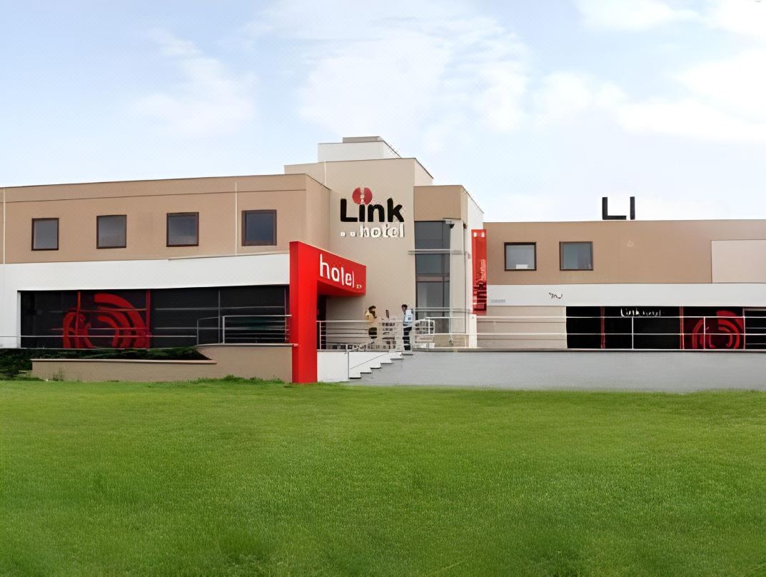 Link Hotel