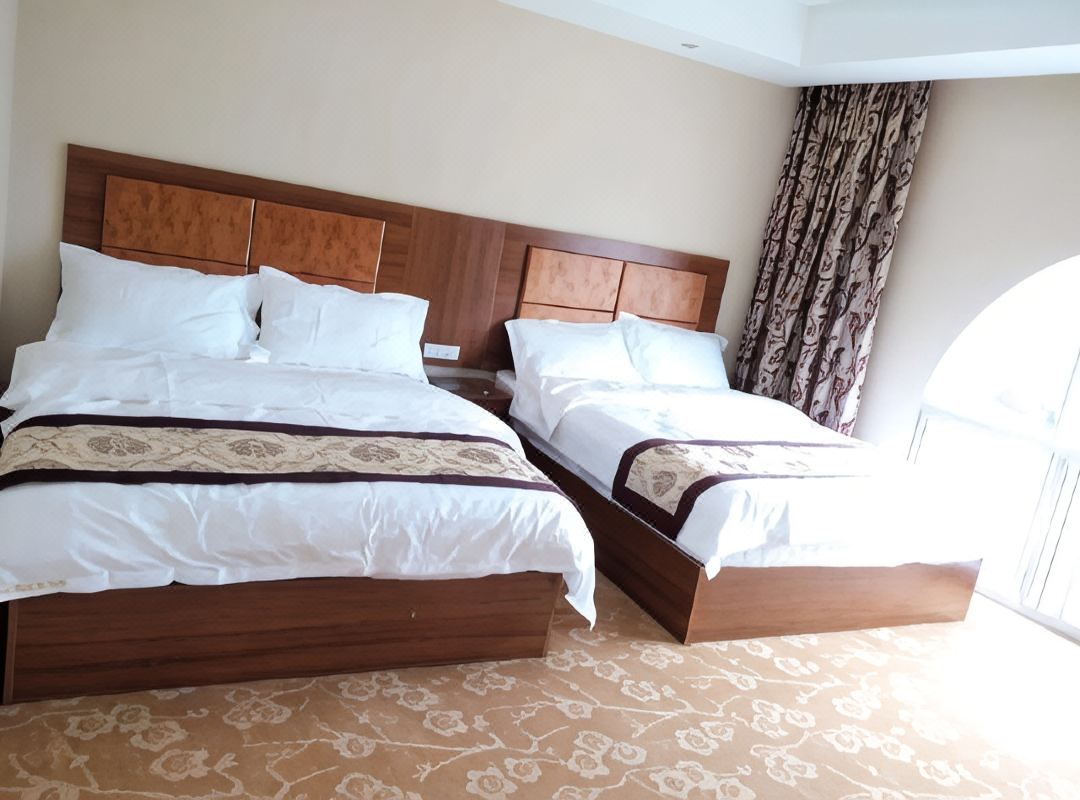 Zhaotong Haiyue Bay Express Hotel