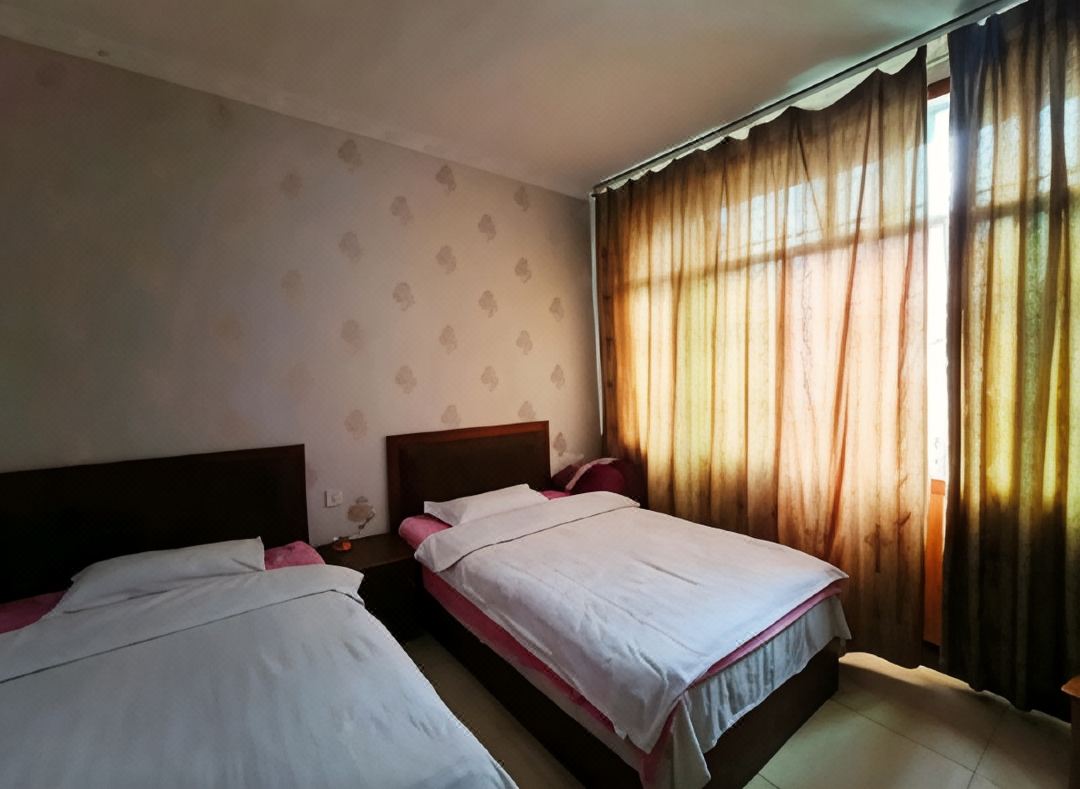 Yilong Fuqiang Network Hotel