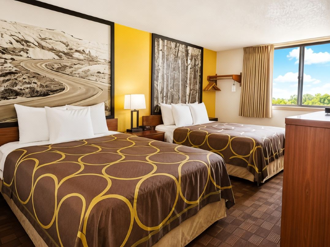 Super 8 by Wyndham Watertown