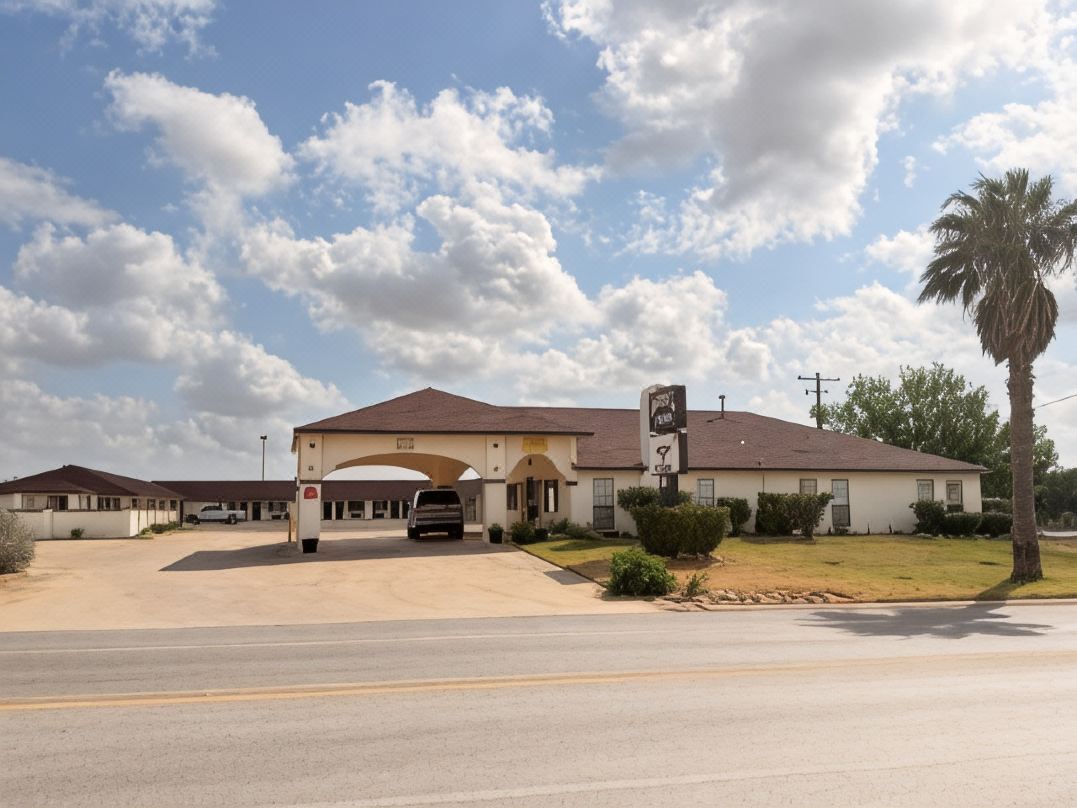 Royal Inn Pearsall