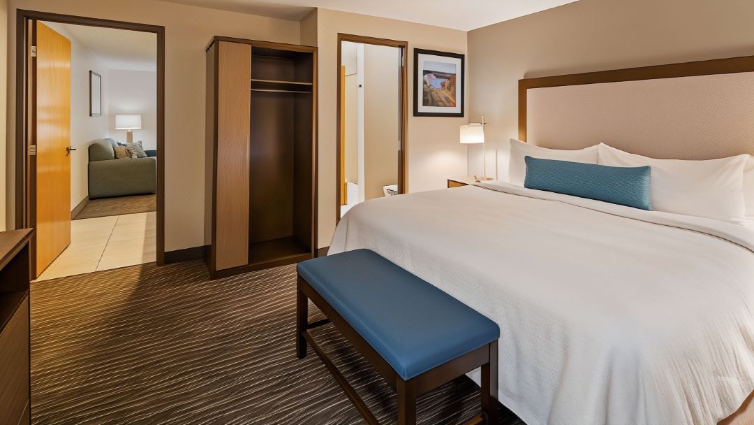 Best Western Plus Hudson I-94