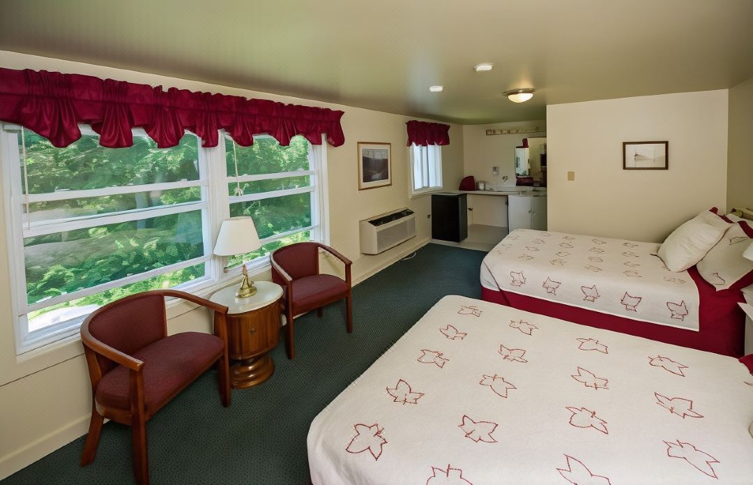 Schooner Bay Motor Inn