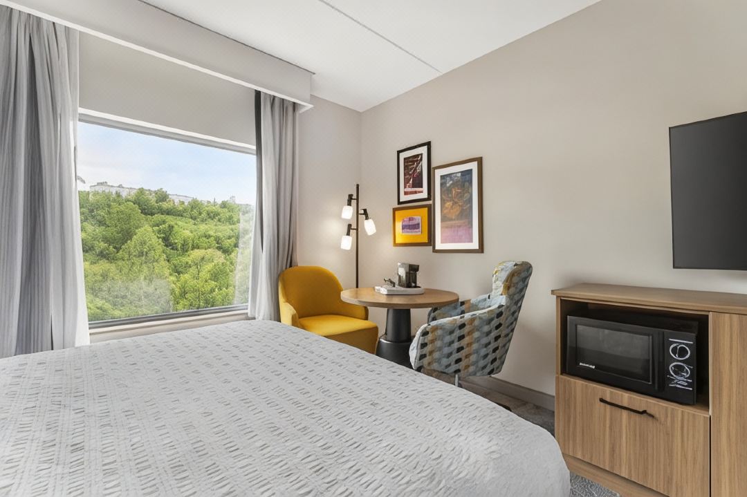 Hampton Inn & Suites Pittsburgh-Meadow Lands