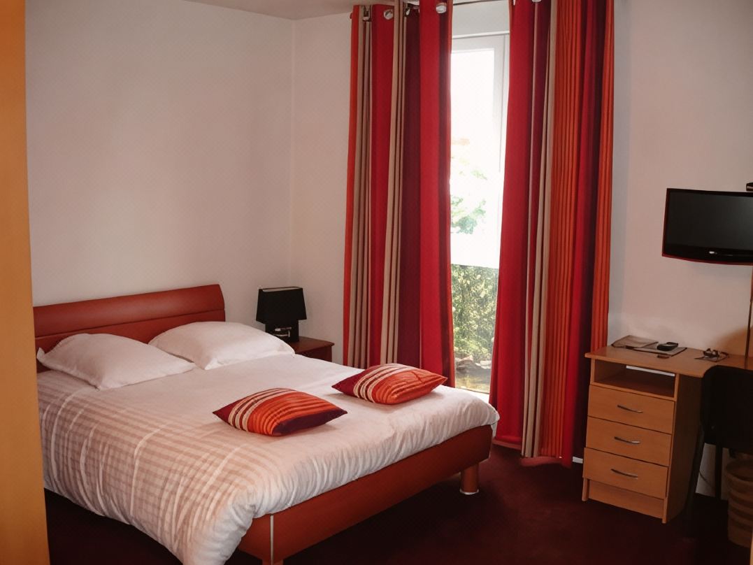 Agape Hotel Niort- Bessines