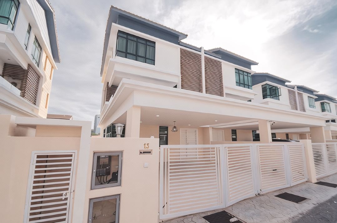 Muji Style 5BR Ferringhi Beach House 15Pax 1
