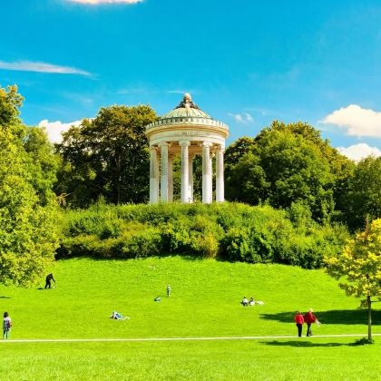 德国慕尼黑新市政厅+宁芬堡宫公园+玛利亚广场+英国花园一日 德国慕尼黑新市政厅+宁芬堡宫公园+玛利亚广场+英国花园一日