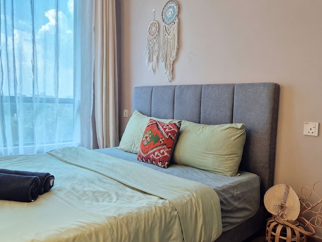 Serenity 2 Rooms for 3, close to CIQ check point]