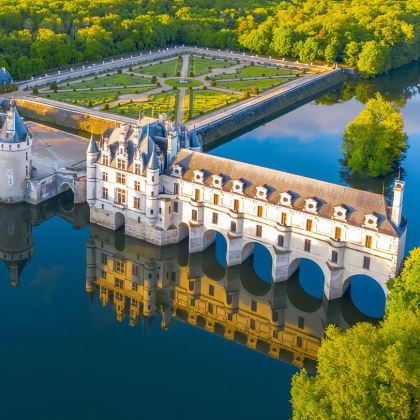 法国卢瓦尔河香波堡+舍农索城堡一日游【探访酒庄+浪漫古堡 】 法国卢瓦尔河香波堡+舍农索城堡一日游【探访酒庄+浪漫古堡 】
