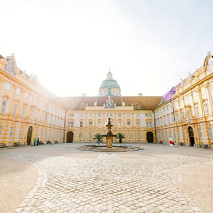 奥地利瓦豪河谷+梅尔克修道院一日游【含门票+夏季含游船】 奥地利瓦豪河谷+梅尔克修道院一日游【含门票+夏季含游船】