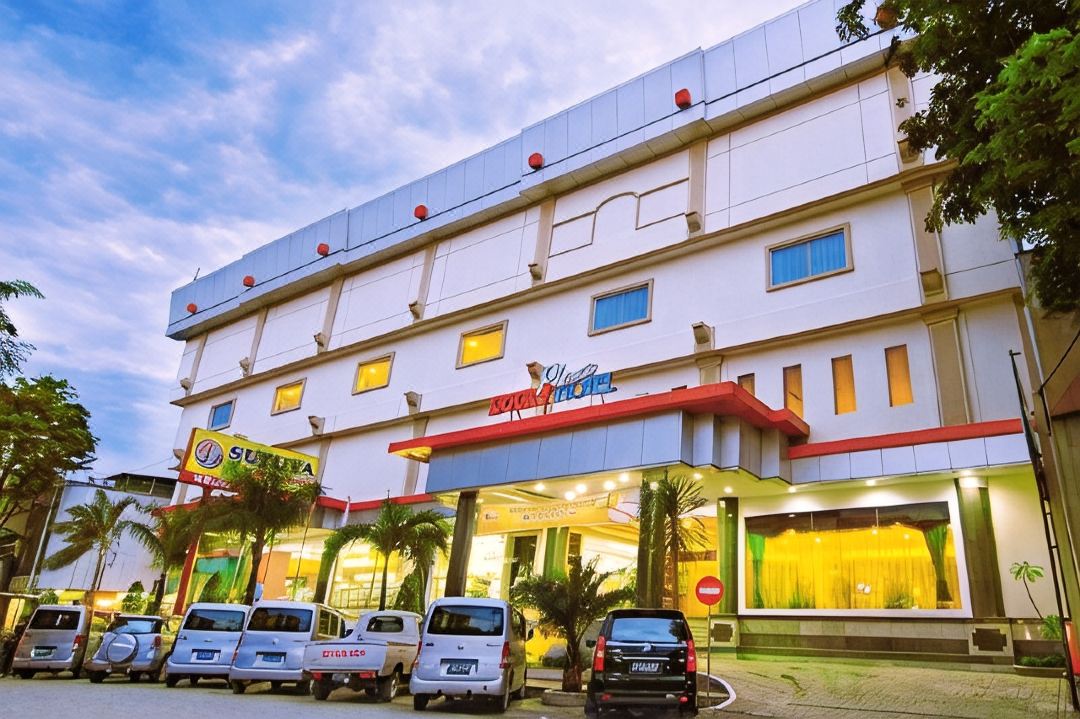 巴東洛基廣場飯店
