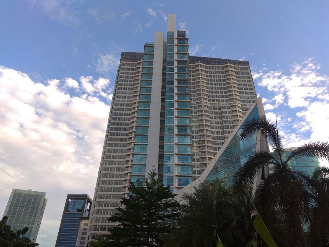Warm Neutral Look Studio Apartment Ambassade Kuningan By Travelio