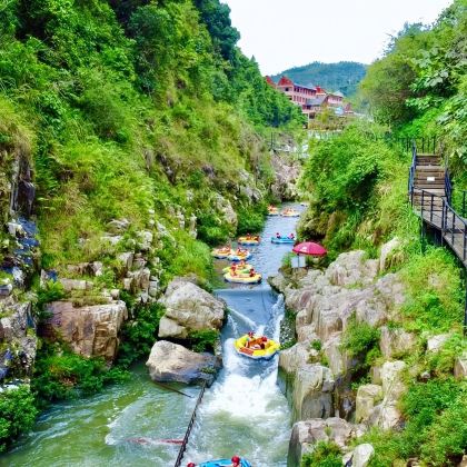 五指山红峡谷漂流一日游 五指山红峡谷漂流一日游