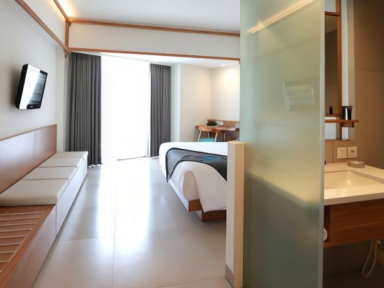 ILLIRA Hotel Banyuwangi - Tap to explore photos
