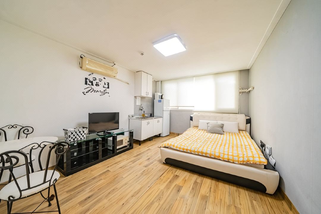 Eulwang-ri Long Beach House Pension (3 Minutes of Beach)