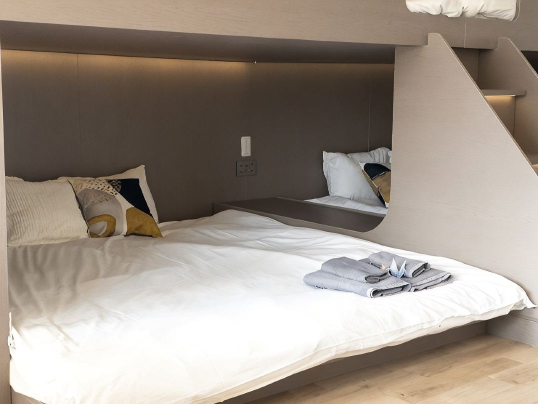 Shinjuku | Maximum 8ppl | Double×2 King×2 | 3-minute walk from the station | 42sqm private | 301