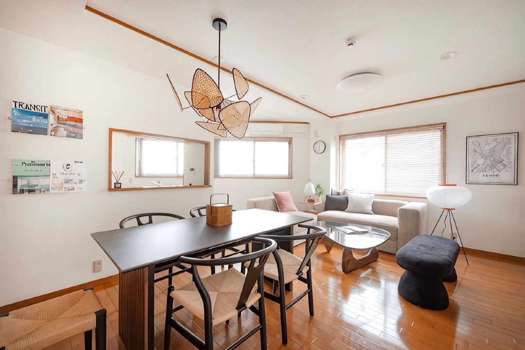 Spacious 120 m² / 4 BRs / Sleeps 8 / 3 min Station