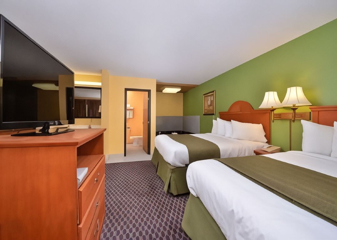 Quality Inn & Suites Grinnell Near University
