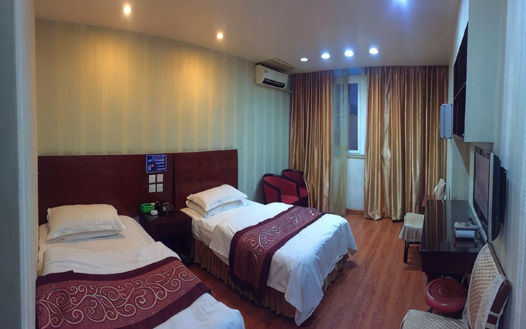 Golden Sun Business Hotel