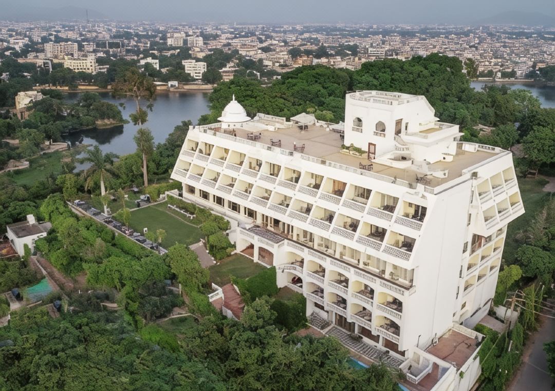 Hotel Hilltop Palace