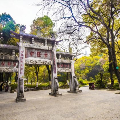 【私家团】唐城+古城墙护城河+古隆中一日游+导游1对1出行 【私家团】唐城+古城墙护城河+古隆中一日游+导游1对1出行