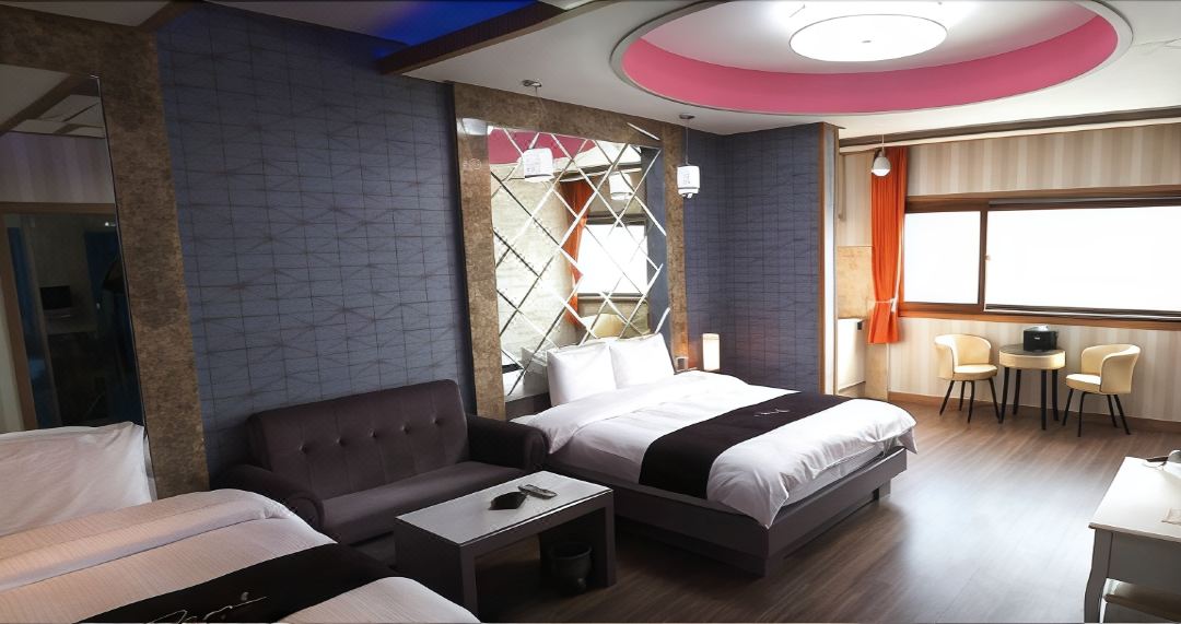 The 7 Business Hotel