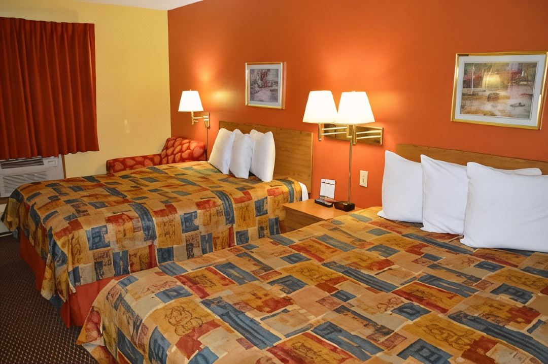 Burnsville Inn & Suites