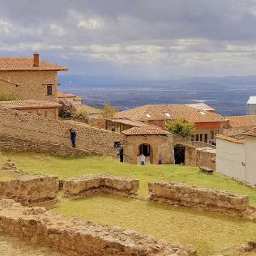 包车畅游克鲁亚:城堡、博物馆、老巴扎、圣山与Tekke 包车畅游克鲁亚:城堡、博物馆、老巴扎、圣山与Tekke