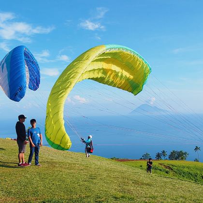 印尼美娜多一日游旅游漂流滑翔伞恐怖市场五色湖花园餐厅漂流火山 印尼美娜多一日游旅游漂流滑翔伞恐怖市场五色湖花园餐厅漂流火山