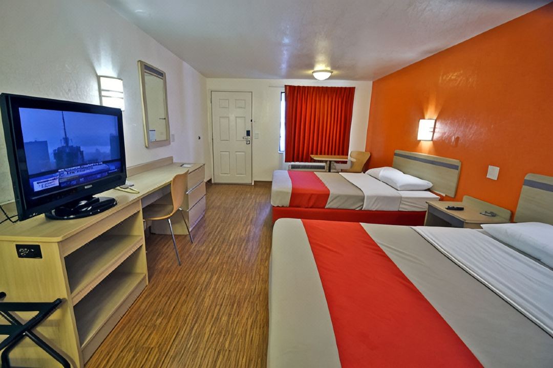 Motel 6 Cross Lanes, WV–Goff Mountain Rd