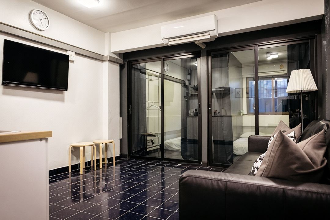 (T2) 2 Bedrooms 6 guests Full kitchen 1 min to BTS