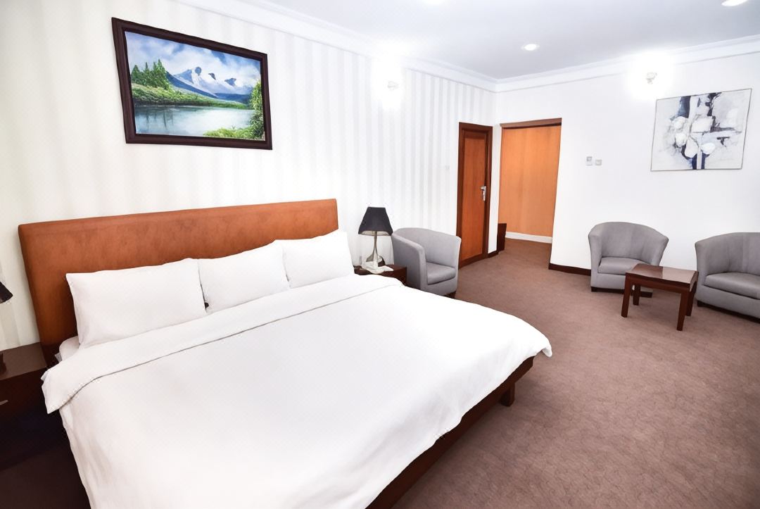 Pearl Gate Hotel