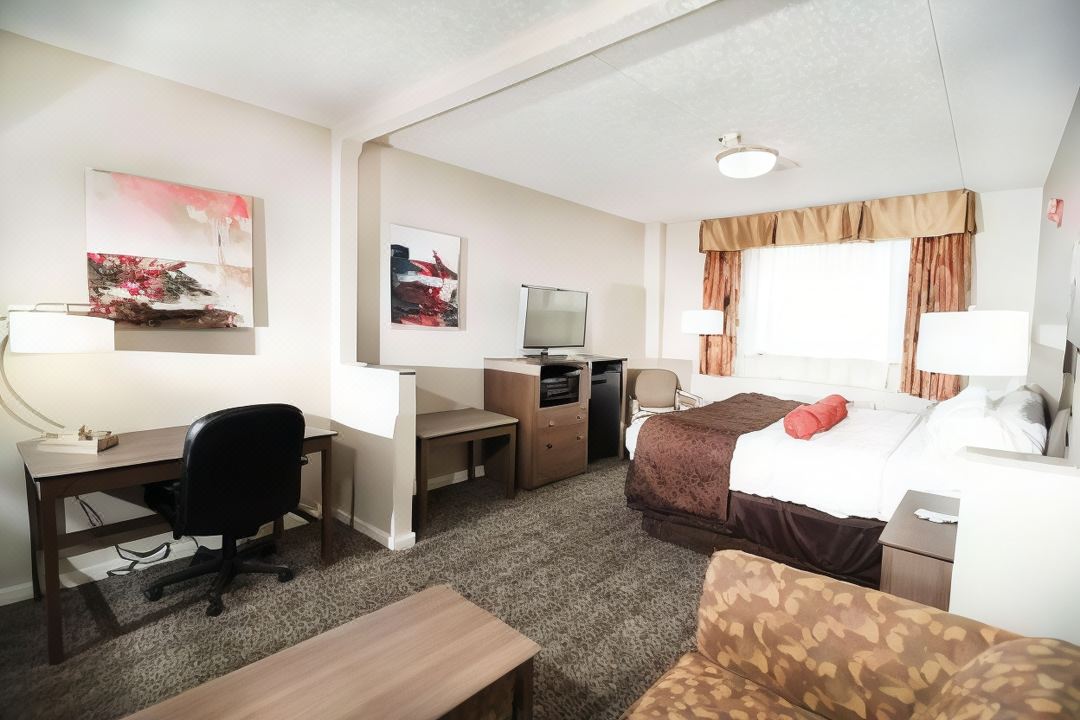 Best Western Plus Sandusky Hotel  Suites
