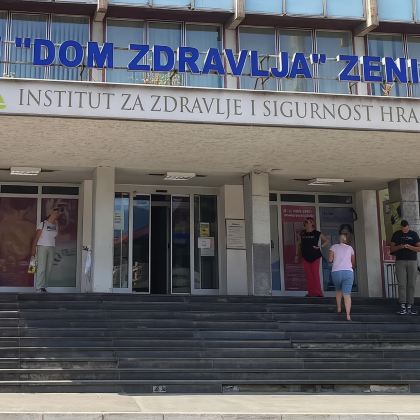 泽尼察工业风情包车行:隧道探险与球场巡礼 泽尼察工业风情包车行:隧道探险与球场巡礼