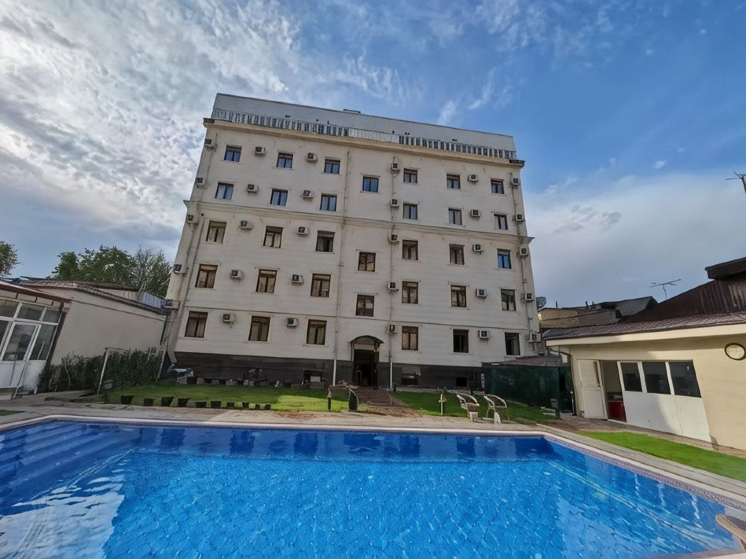 Summer Hotel