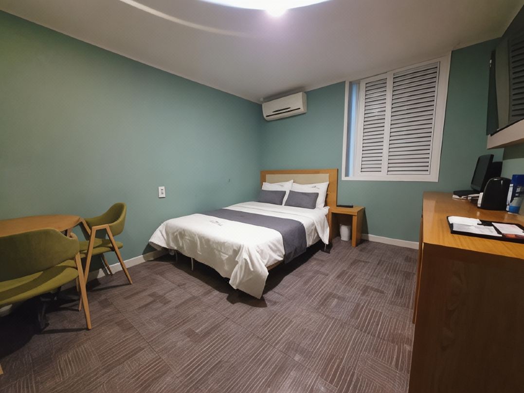The 7 Hotel