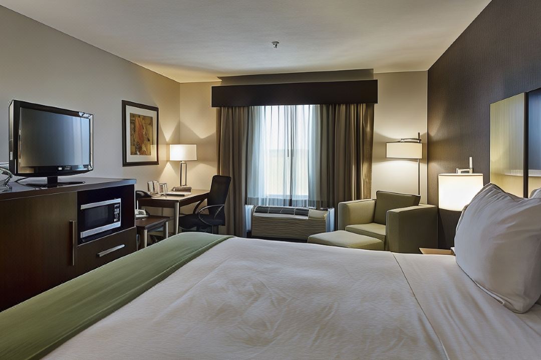 Holiday Inn Express & Suites North Fremont