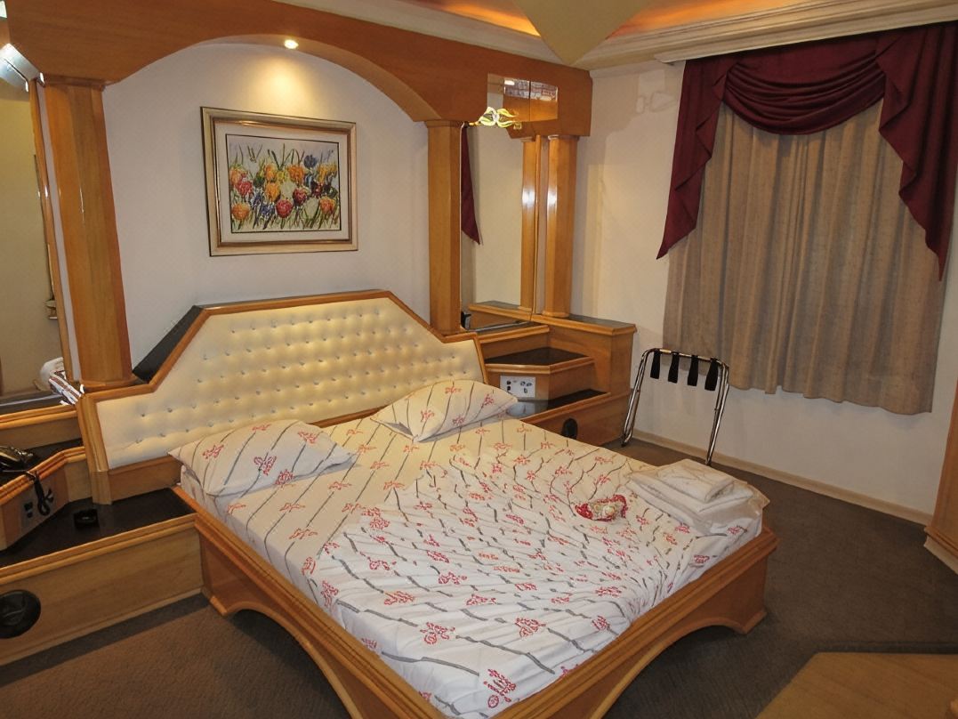 Pleasant Place Hotel