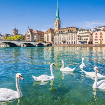 苏黎世老城+苏黎世湖+瑞士莲巧克力之家博物馆一日游【游轮】 苏黎世老城+苏黎世湖+瑞士莲巧克力之家博物馆一日游【游轮】