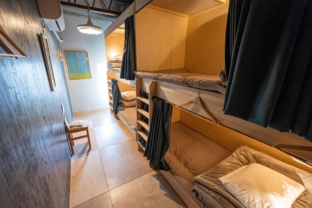 キャンプ奉還町バックパッカーズイン & ラウンジ