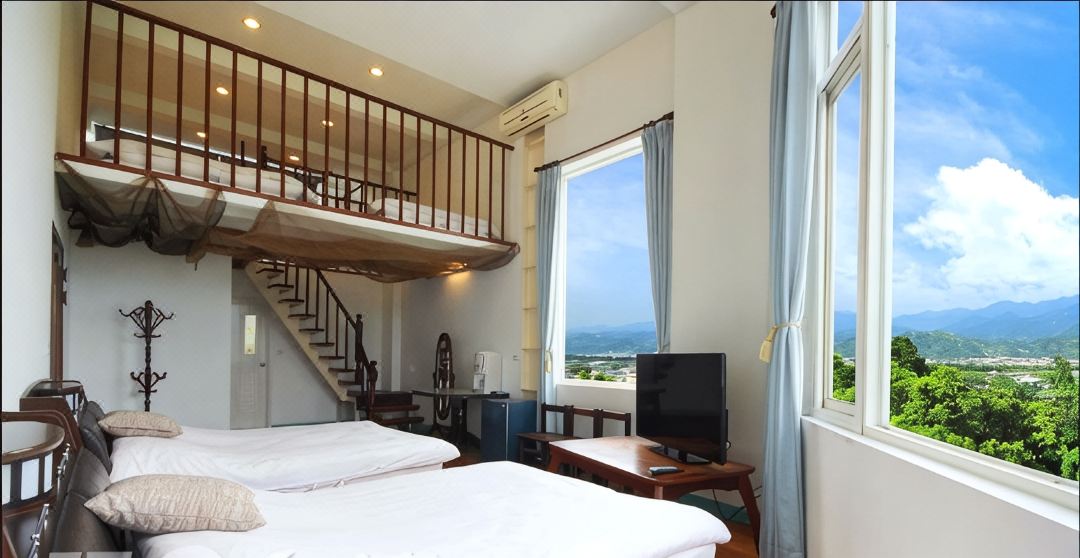 Warm House Hostel